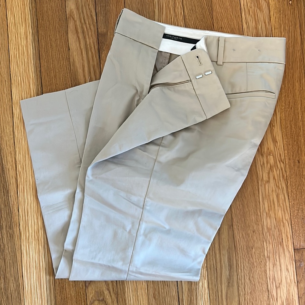Ann Taylor crop khaki. Size 4